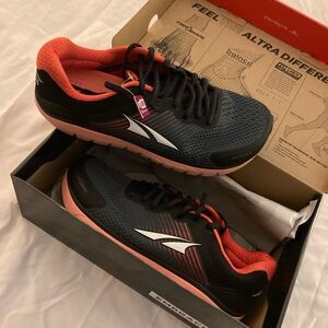 Altra W Provision 4 Women's Running Shoes New in Box